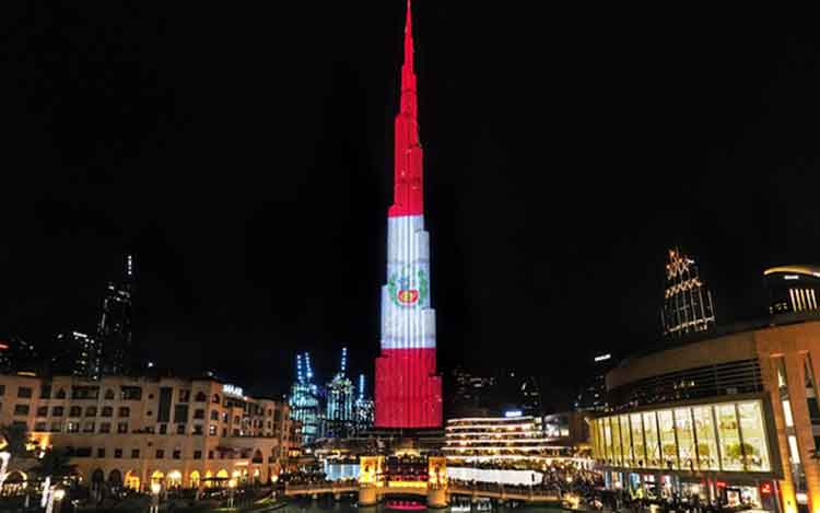 The Burj Khalifa building in Dubai shines in the colors of the Peruvian national flag to mark Peru’s 198th anniversary of Independence.