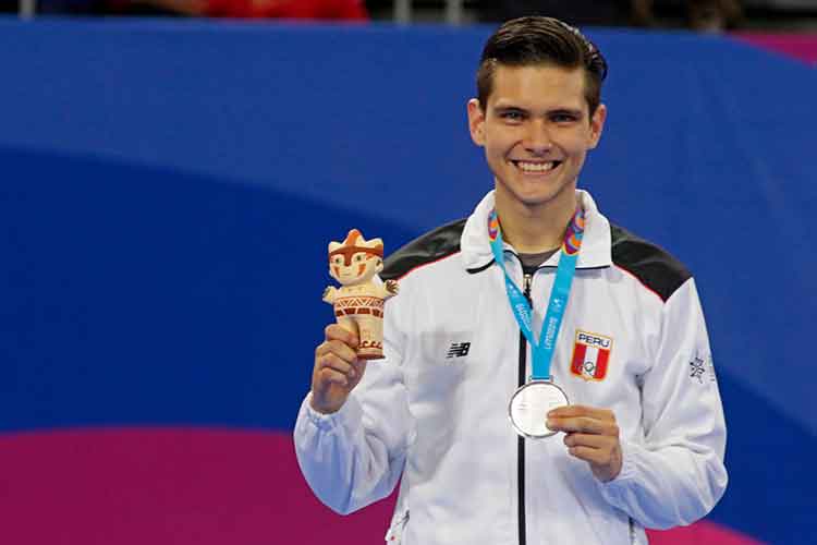 Lima 2019 Peruvian Taekwondo athlete Hugo del Castillo wins silver
