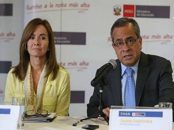 New Peruvian education minister Marilú Martens on the left with her prodessor Jaime Saavedra