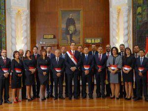 Peruvian President Martin Vizcarra with his new Prime Minister Cesar Villanueva and the newly sworn-in Ministers; photo: Presidencia de la República