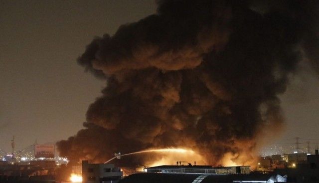 Fire in El Agustino destroys MINSA warehouse
