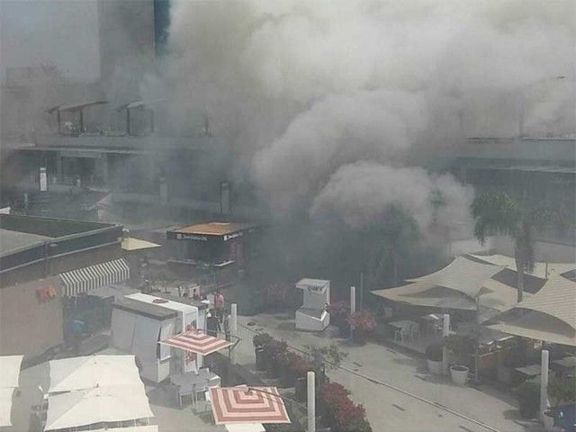 At least 4 killed in mall fire in Lima