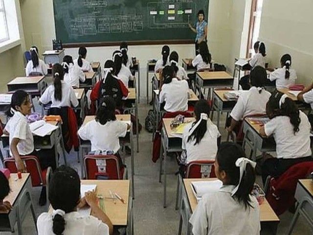 Public schools in Peru in desolate condition